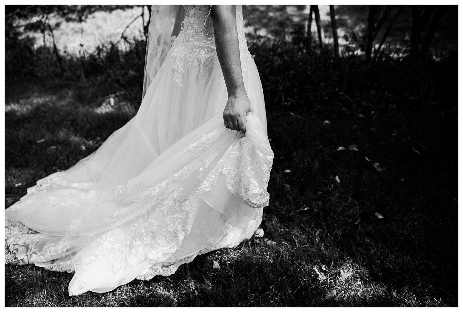 Kansas_City_Wedding_Photographer_Engagement_Kelsey_Diane_Photography_Midwest_Traveling_The_Legacy_At_Green_Hills_Summer_Wedding_0927.jpg