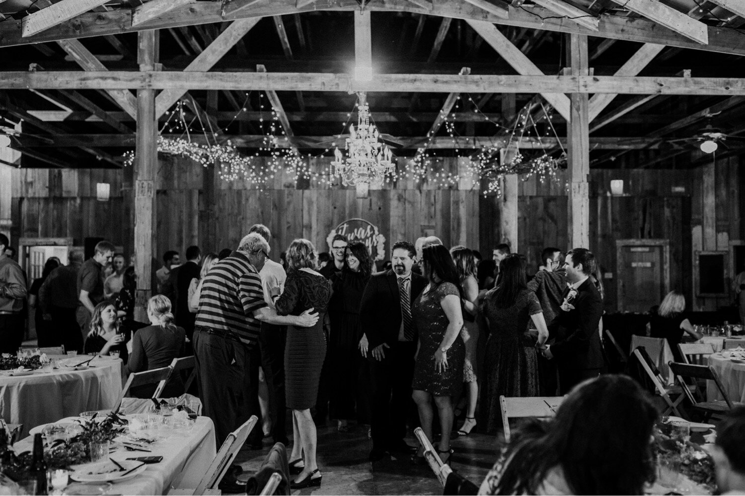 Suljevic-626-2_Weston_Red_Barn_Farm_Wedding_Kansas_City_Missouri_Photography.jpg