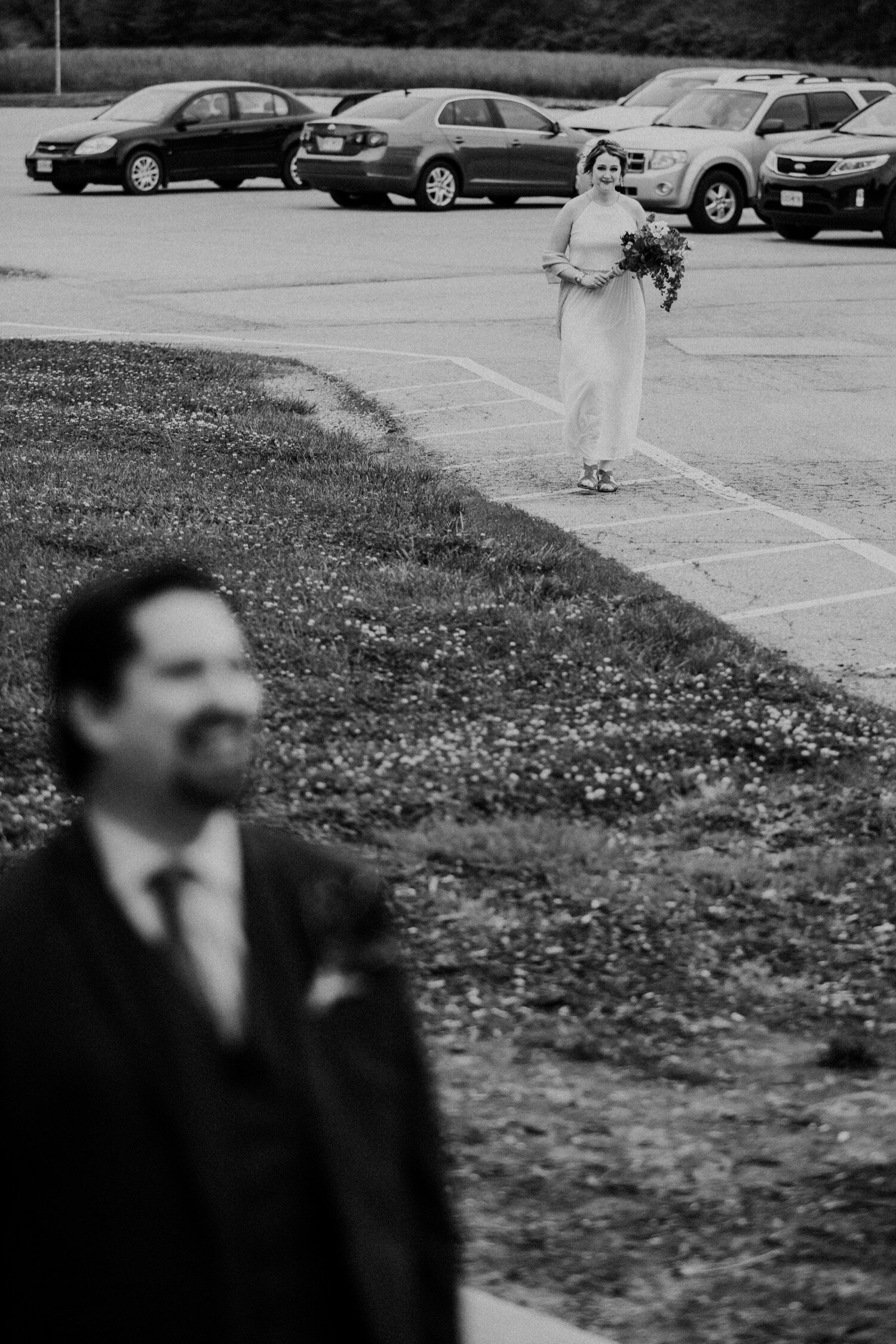 02_Maris&Lucas-3-2_Spring Elopement wedding at Belvoir Winery and Inn in Kansas City, Missouri photographed by Kelsey Diane Photography.jpg