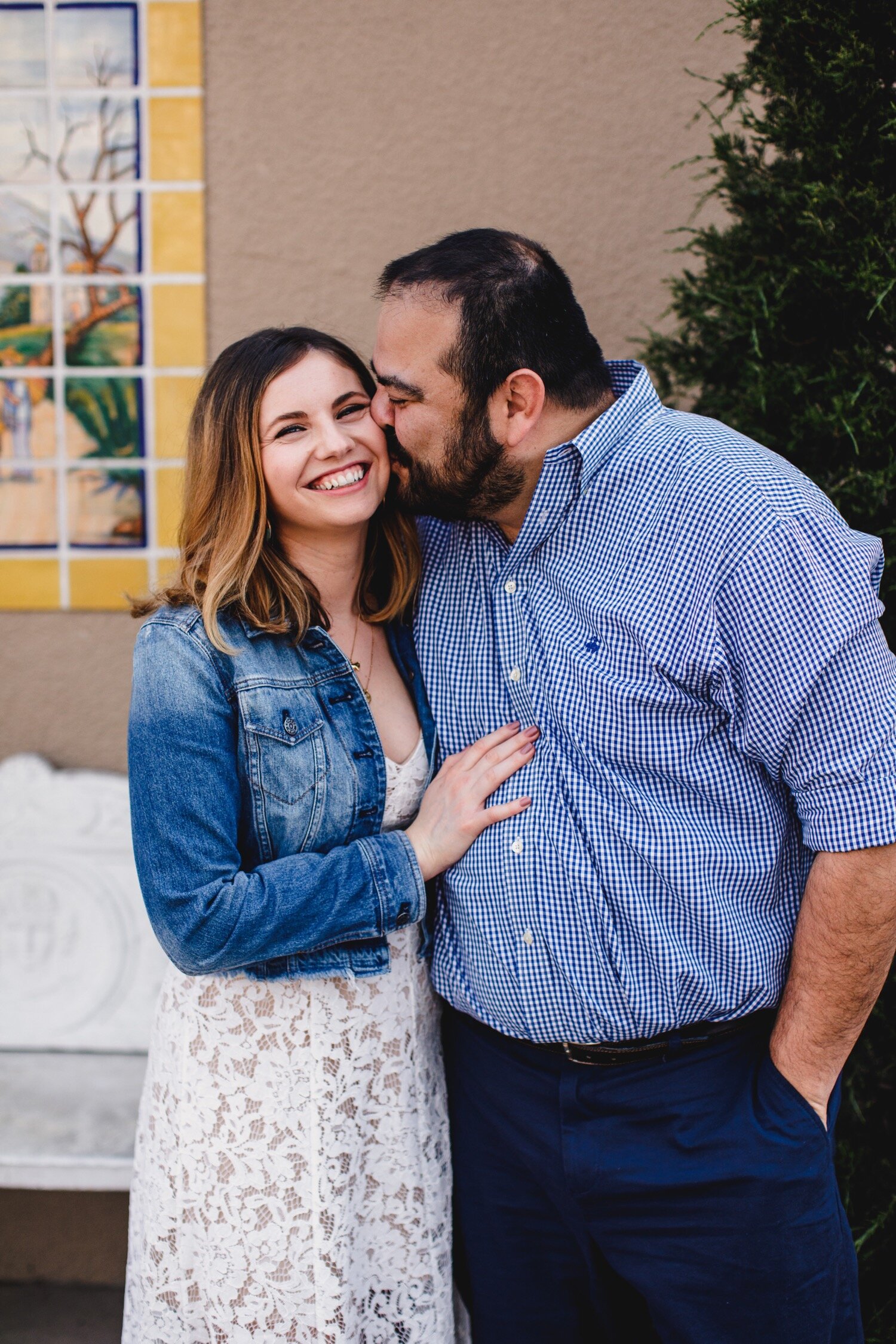 02_Payton&Eduardo-5_kansas_city_engagement_photographer_nelson_atkins_plaza_kelsey_diane_photography.jpg