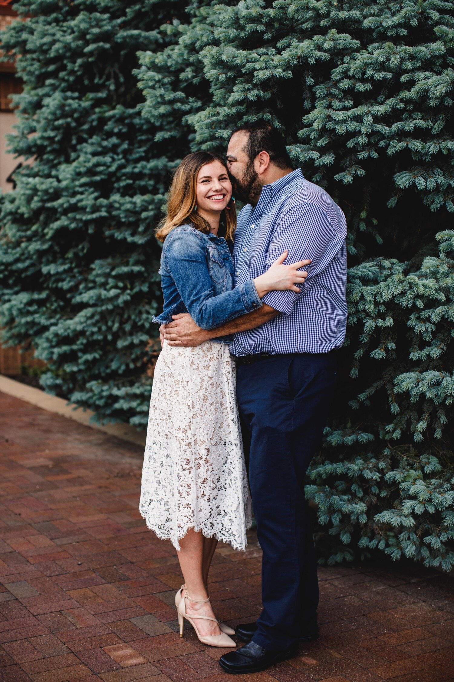 07_Payton&Eduardo-28_kansas_city_engagement_photographer_nelson_atkins_plaza_kelsey_diane_photography.jpg