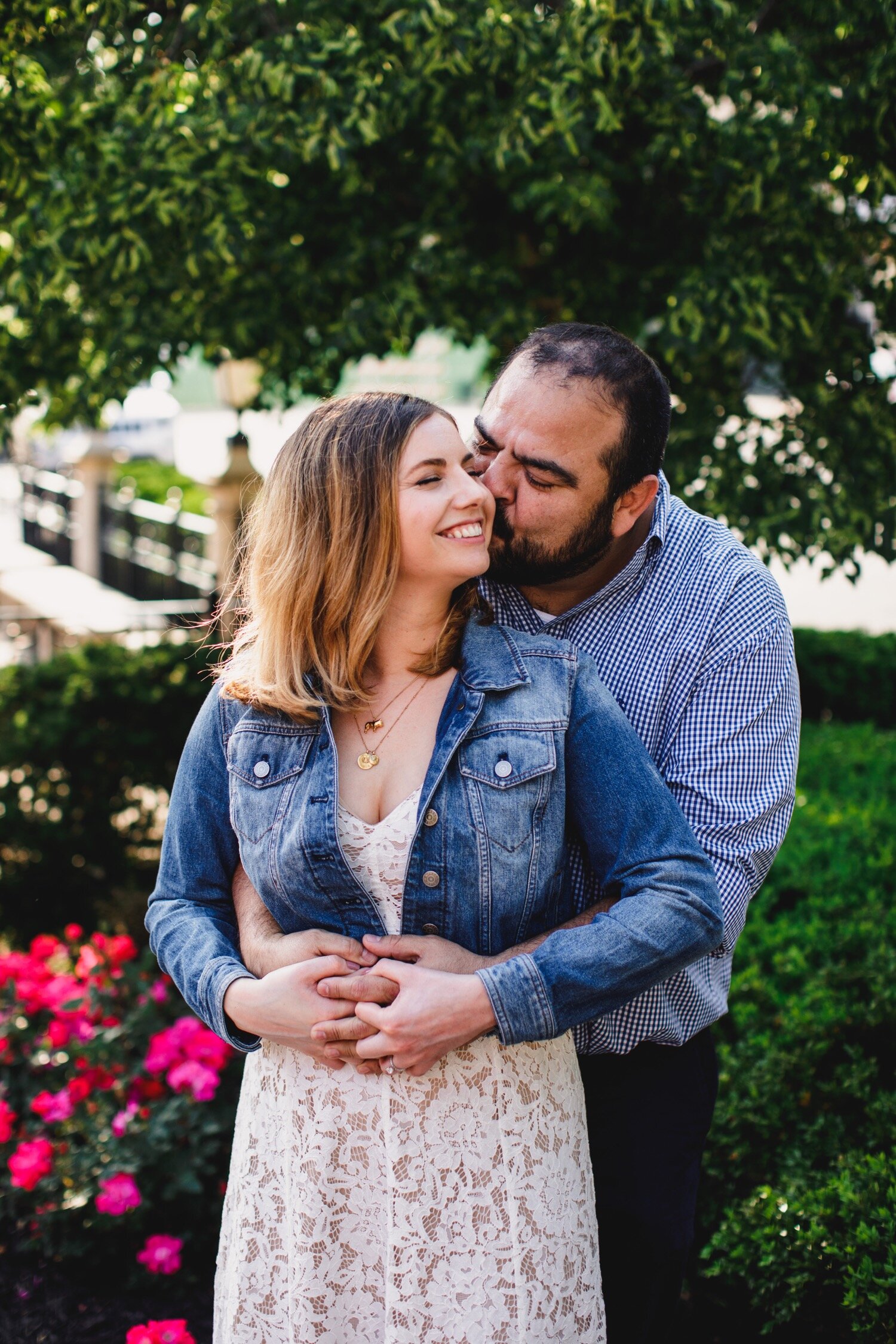 08_Payton&Eduardo-33_kansas_city_engagement_photographer_nelson_atkins_plaza_kelsey_diane_photography.jpg