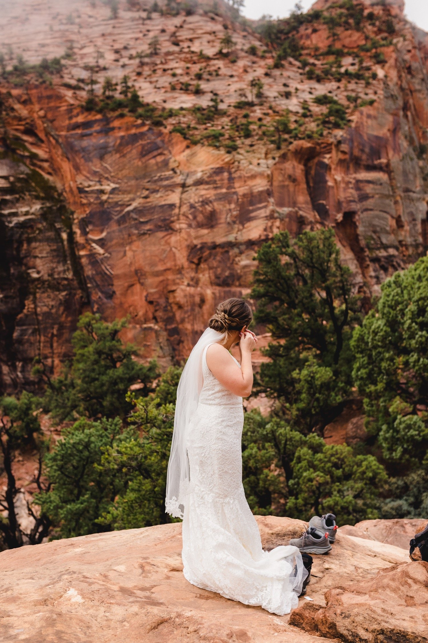 07_Nicole&Terrance-27_Zion-National-Park-Elopement-Utah-The-Everly-Kansas-City-Wedding-Photography.jpg