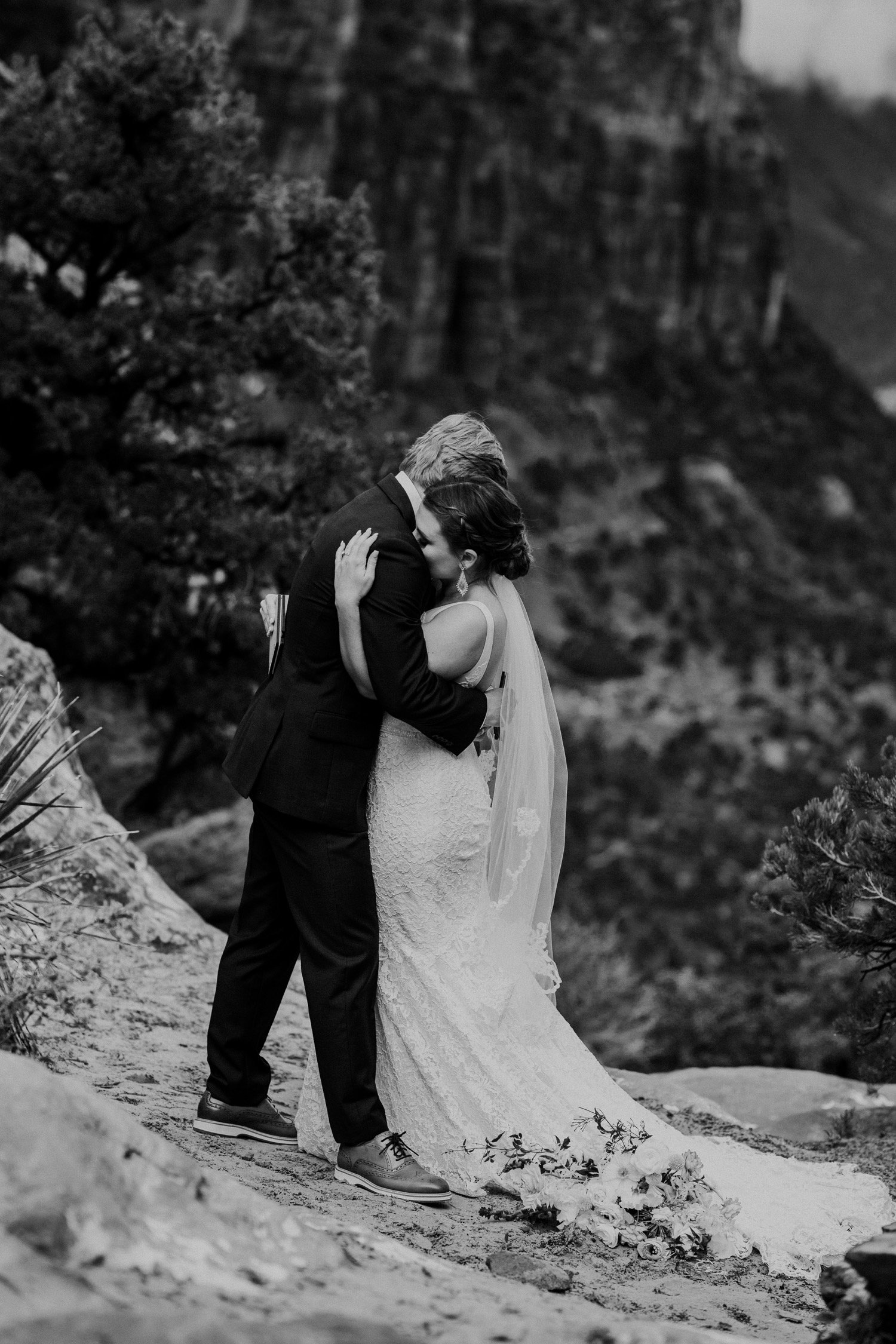 26_Nicole&Terrance-132-2_Zion-National-Park-Elopement-Utah-The-Everly-Kansas-City-Wedding-Photography.jpg