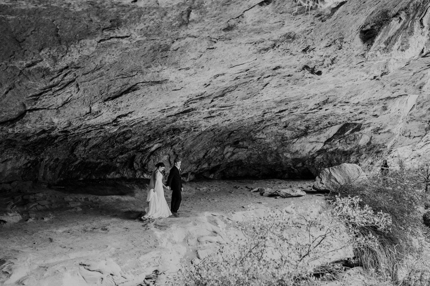 40_Nicole&Terrance-281-2_Zion-National-Park-Elopement-Utah-The-Everly-Kansas-City-Wedding-Photography.jpg