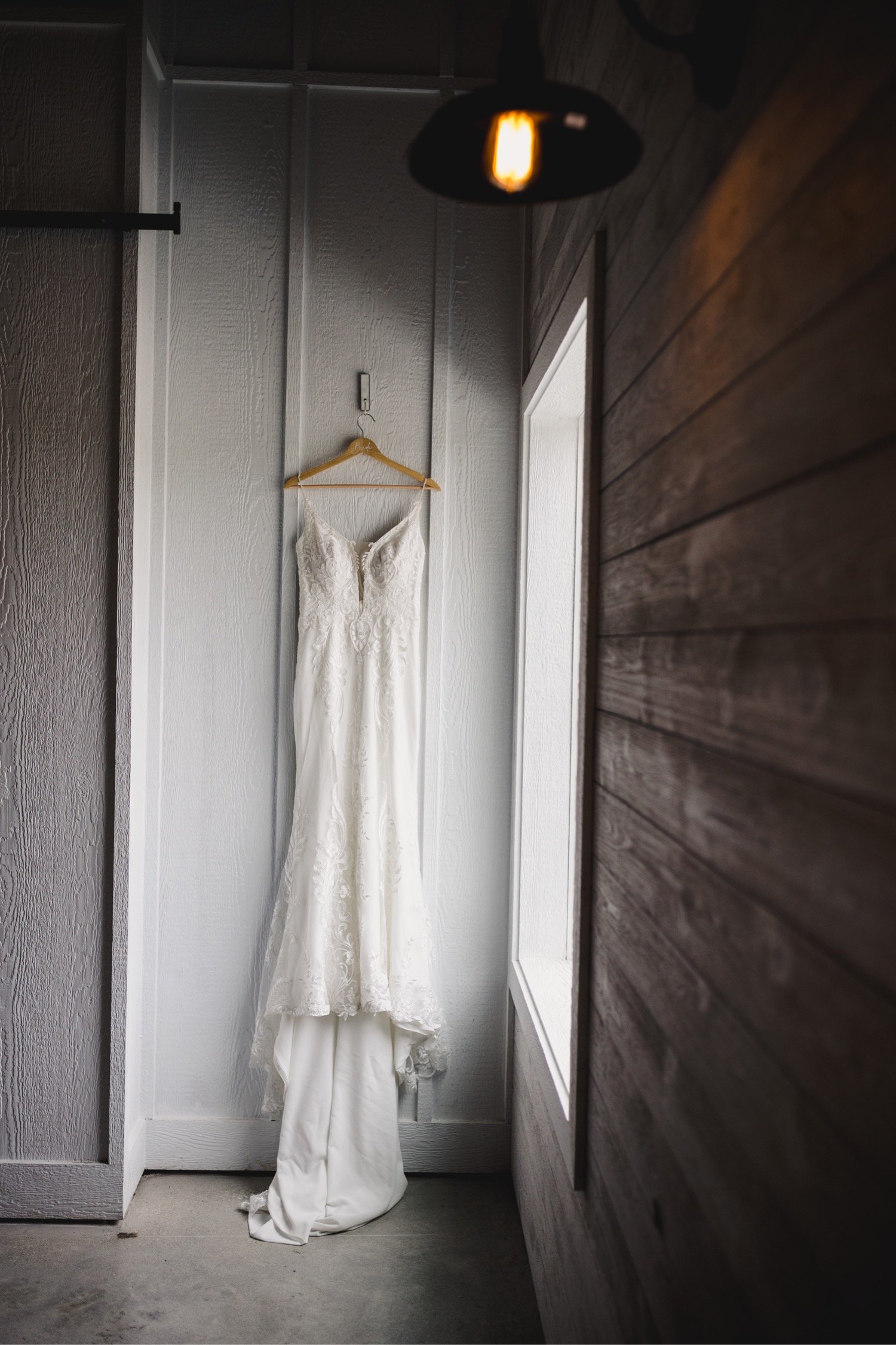 04_Swanson-10_the-farmhouse-kc-event-space-wedding-kelsey-diane-photography-kansas-city-missouri.jpg