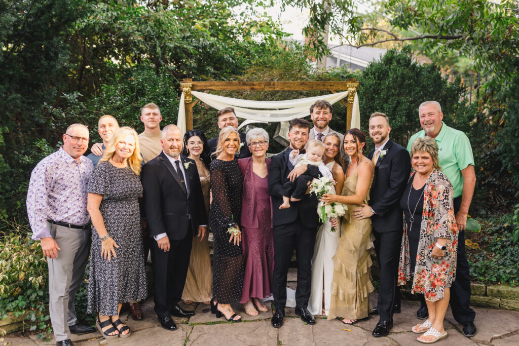 wedding photos with family