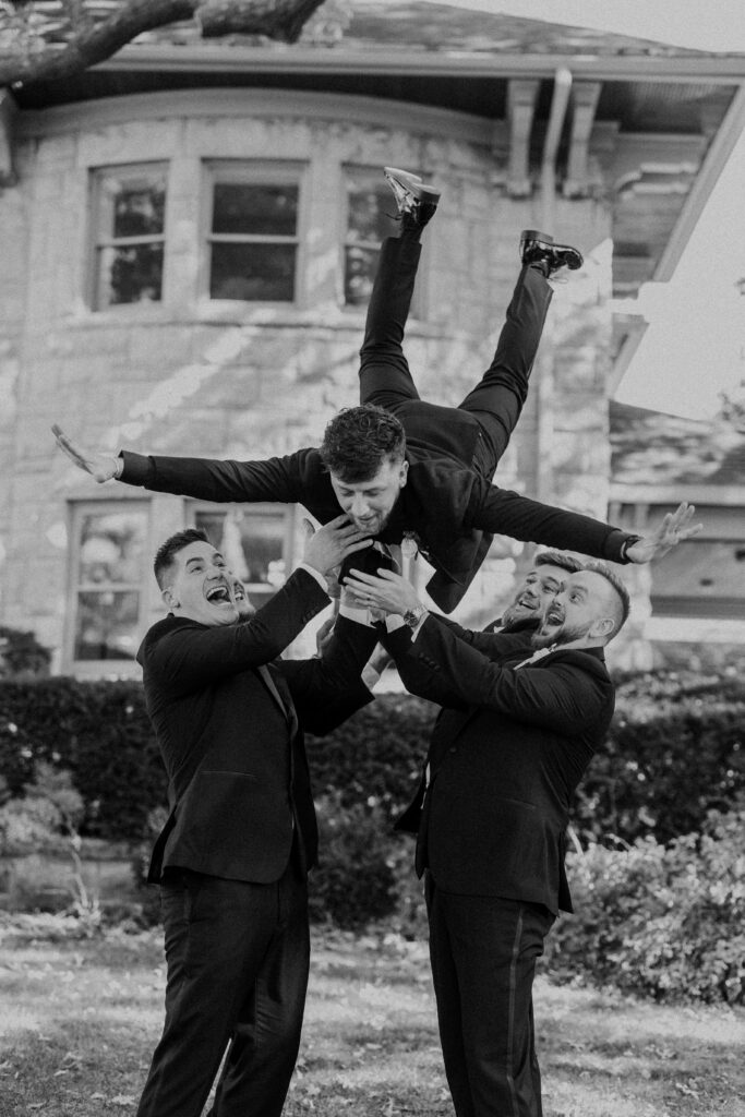 groomsmen