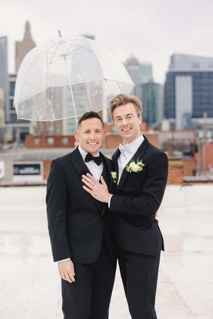 groom and groom photogaphy at kansas city wedding