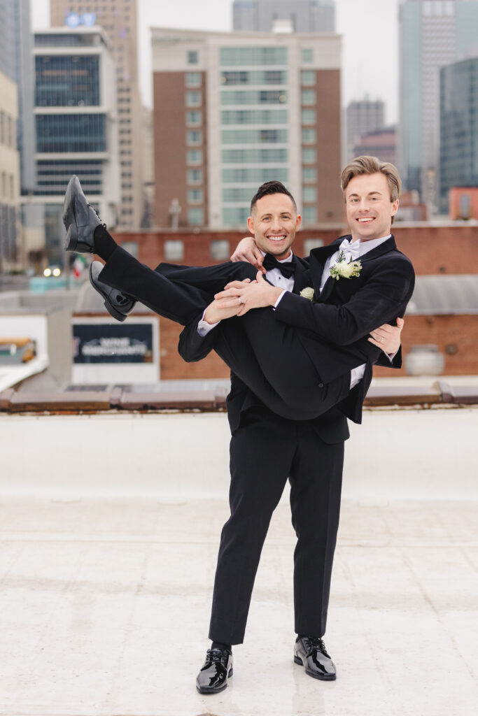 broom and groom wedding photos