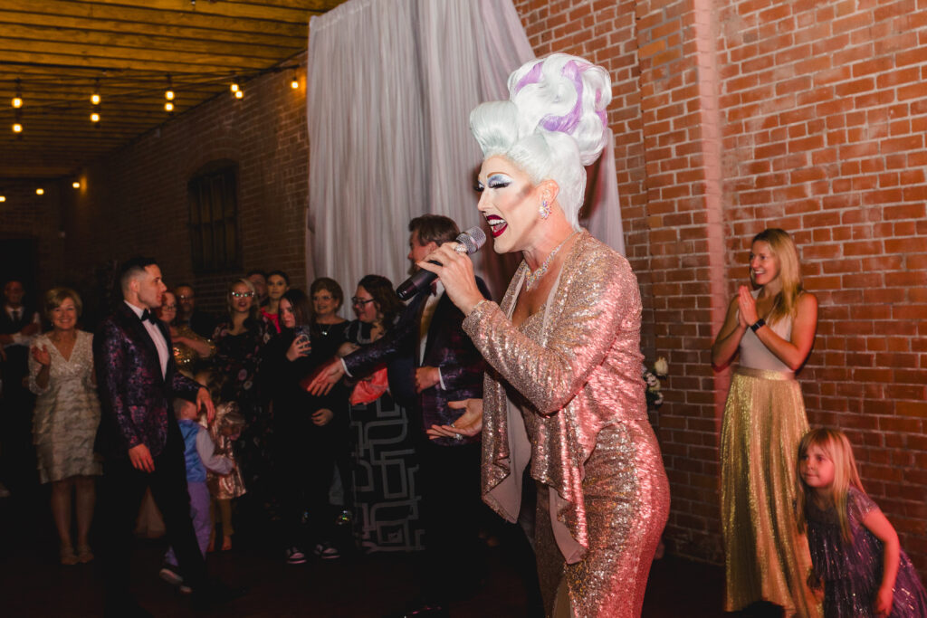 drag queen evening entertainment