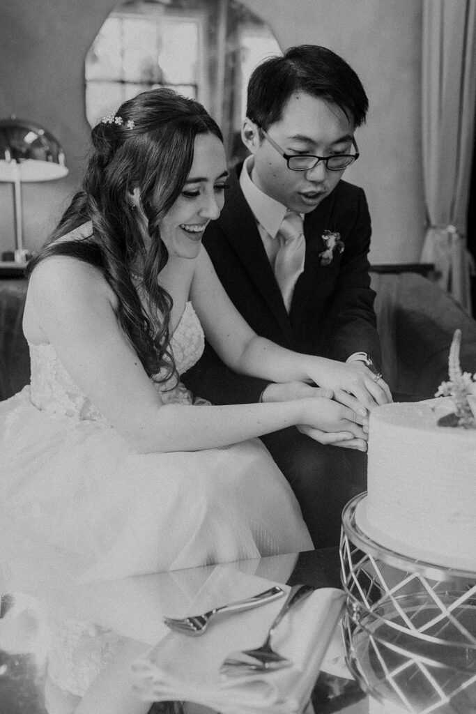 cutting the wedding cake