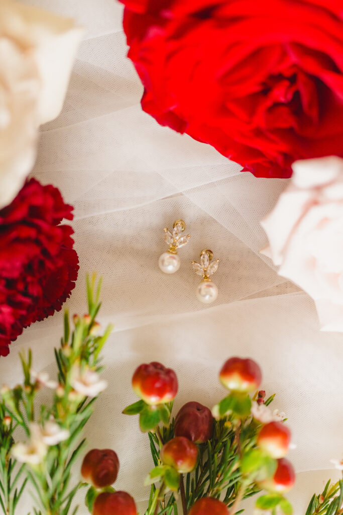 wedding details and flowers