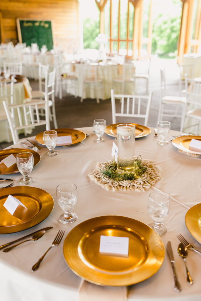 white and gold wedding table place settings