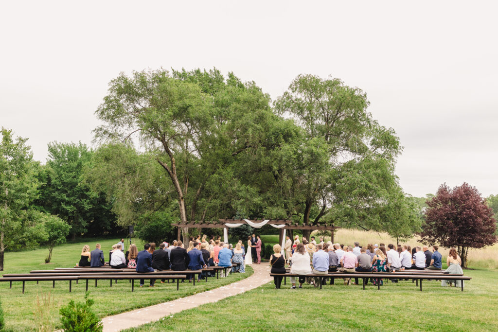 outdoor kansas city wedding The Legacy at Green Hills